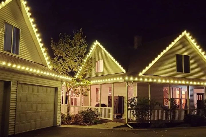 imgi_14_christmas-light-installation-service-near-me-portland-or-25