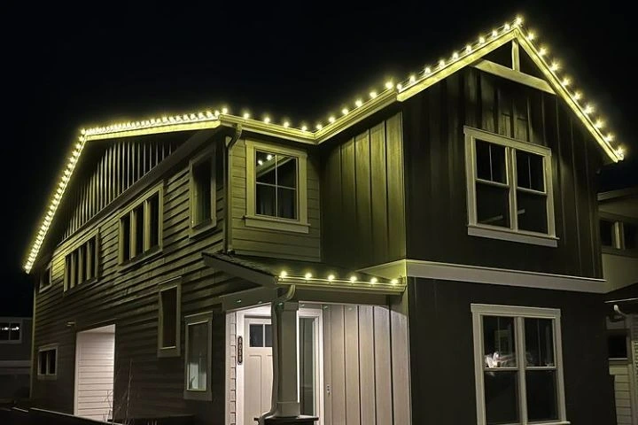 imgi_22_christmas-light-installation-service-near-me-portland-or-18